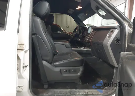 2015 Ford F-250 Lariat z USA, uszkodzony, nr VIN 1FT7W2BT9FED40291